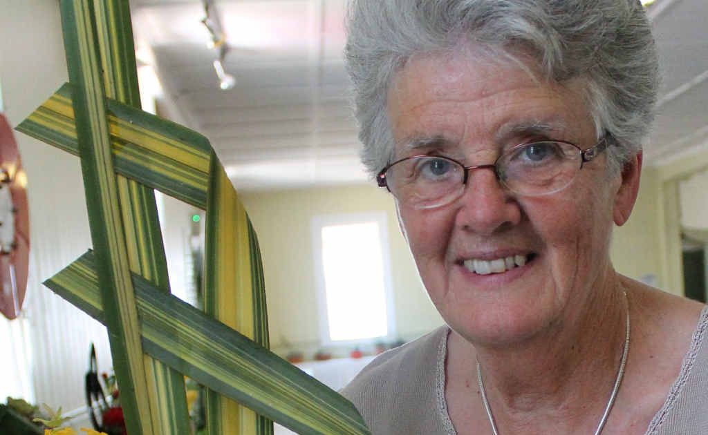 Margaret Armstrong with her award-winning colour connection arrangement. Margaret Armstrong with her award-winning colour connection arrangement.
